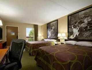 Super 8 By Wyndham Motel
